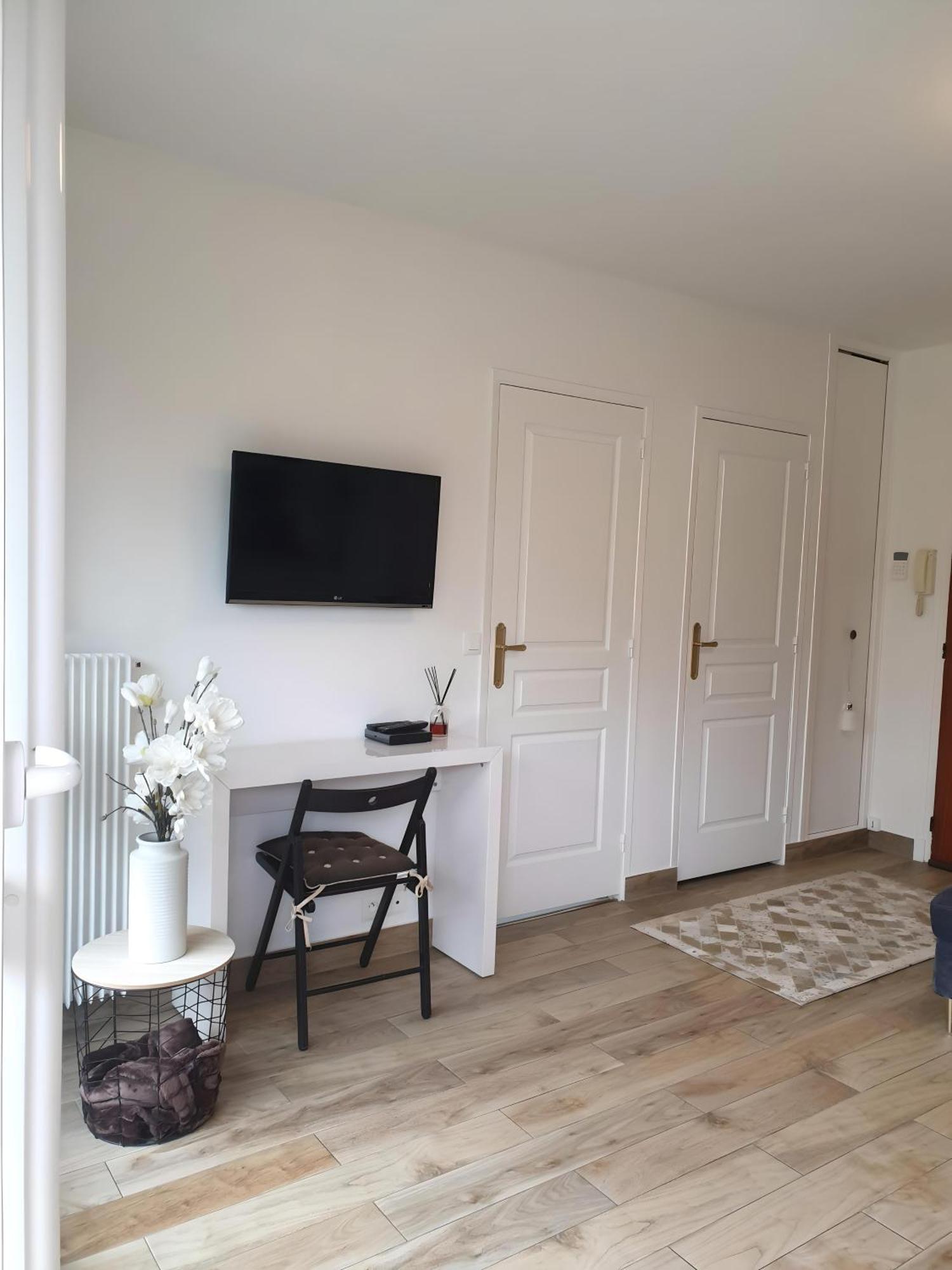 Appartement Avec Jardin Prive - 2 A 4 Voyageur ชาวิลล์ ภายนอก รูปภาพ